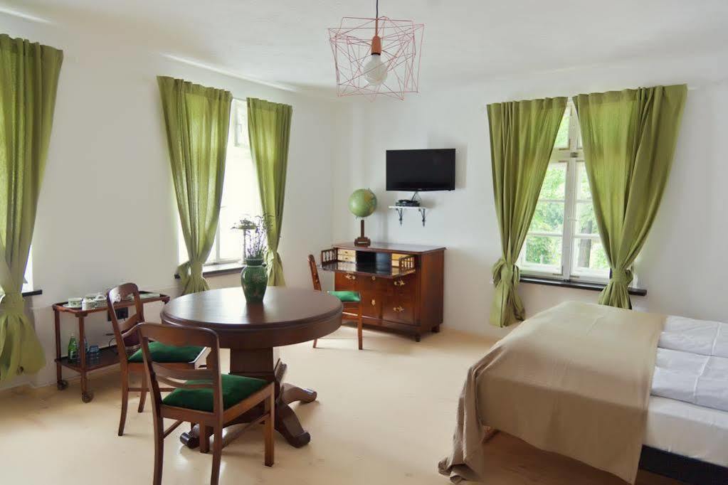 シュフィドニツァ バロコヴィ ザコンテク Bed & Breakfast エクステリア 写真